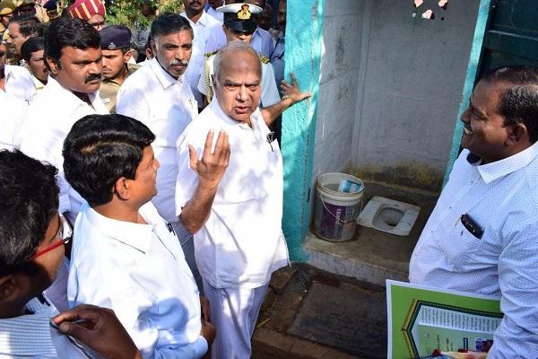 ஆளுநர் பன்வாரிலால் புரோஹித்