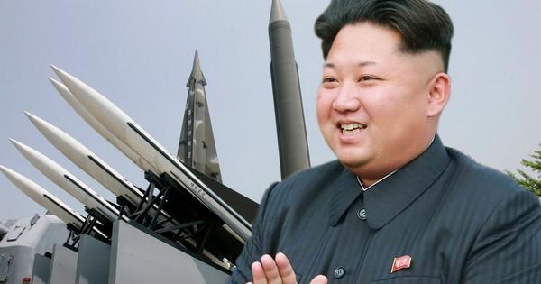 kimjong_with_missile_600_12137.jpg