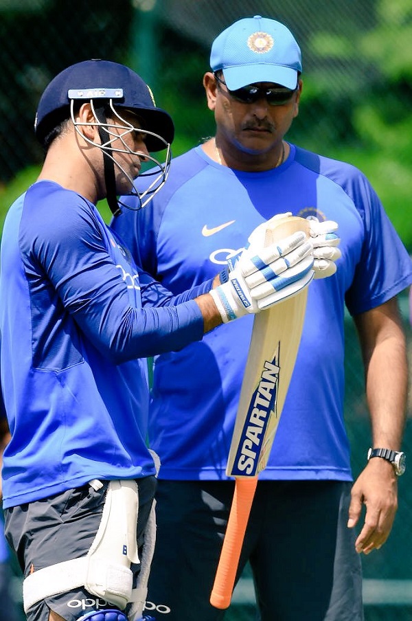 தோனி - ரவி சாஸ்திரி