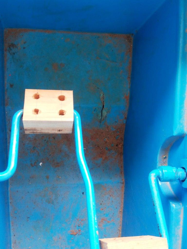 ஓட்டையாக இருக்கும் படகு
