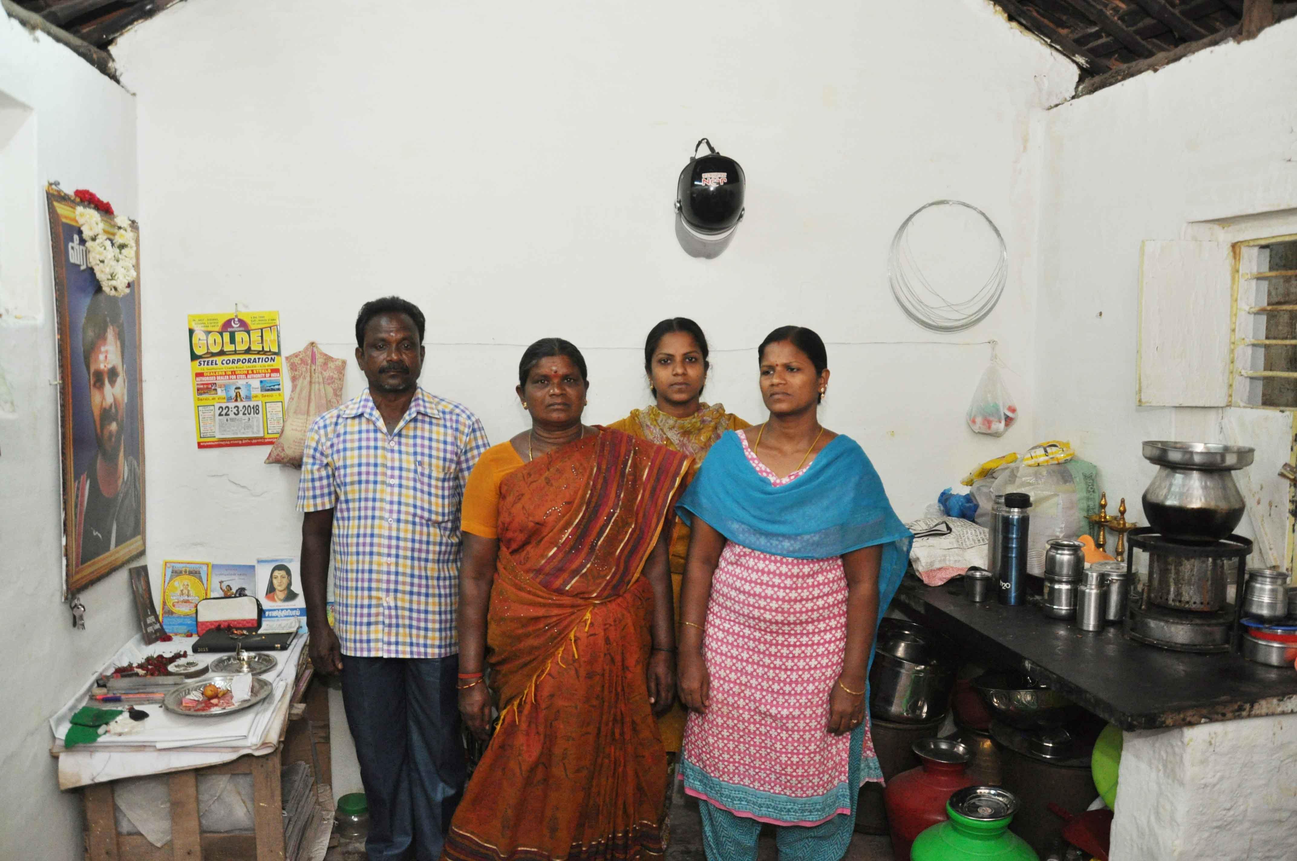 முத்துகிருஷ்ணன் குடும்பம்