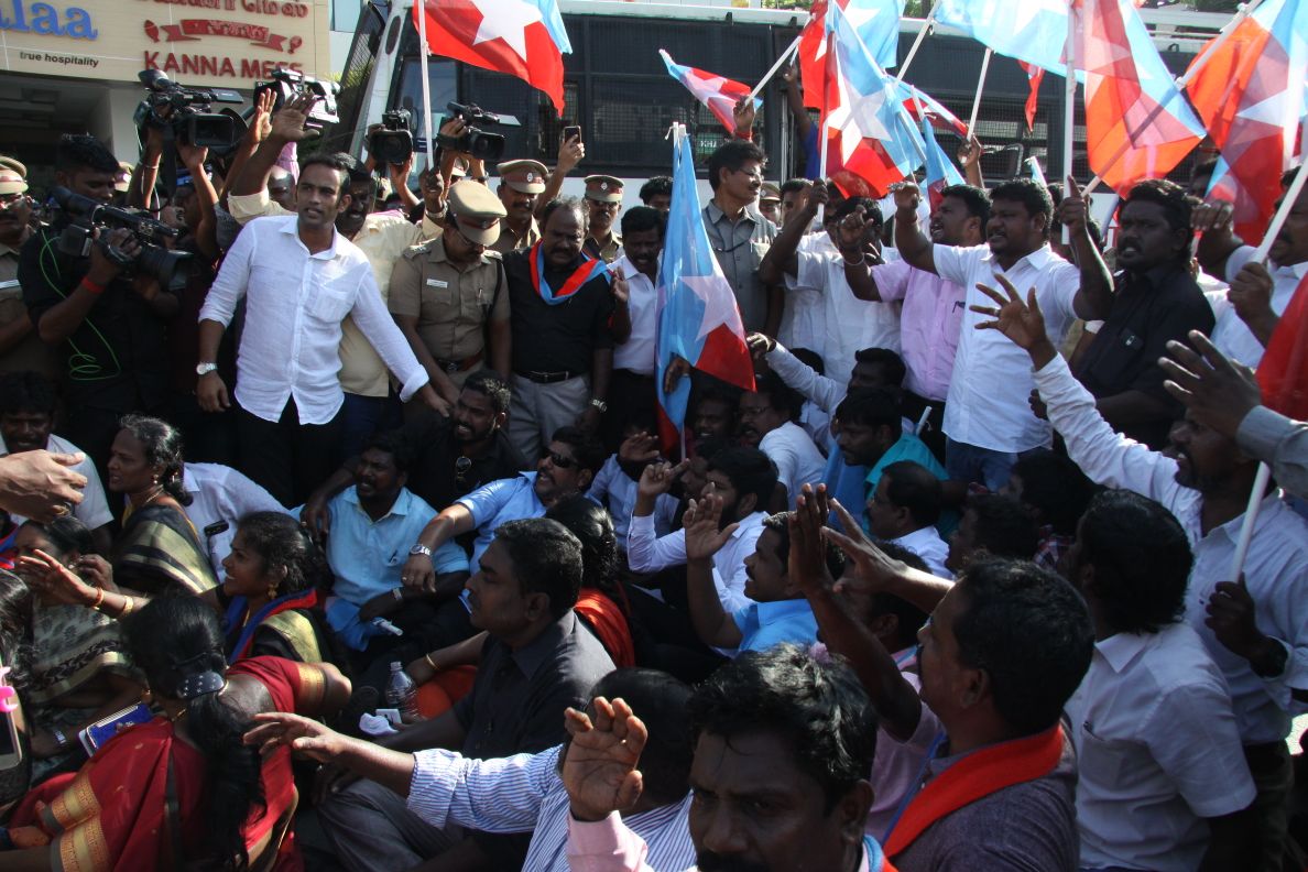 817bfacf-eb74-450e-bc29-50a676959811_163