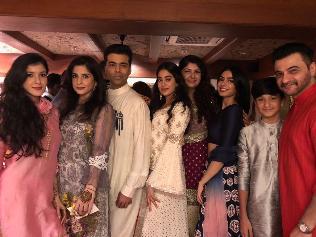 31054614_183059342513126_594118192644961