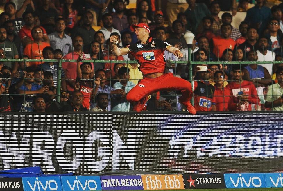 AB de villiers's stunning catch #RCBvSRH1