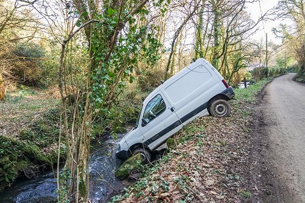 கார் விபத்து