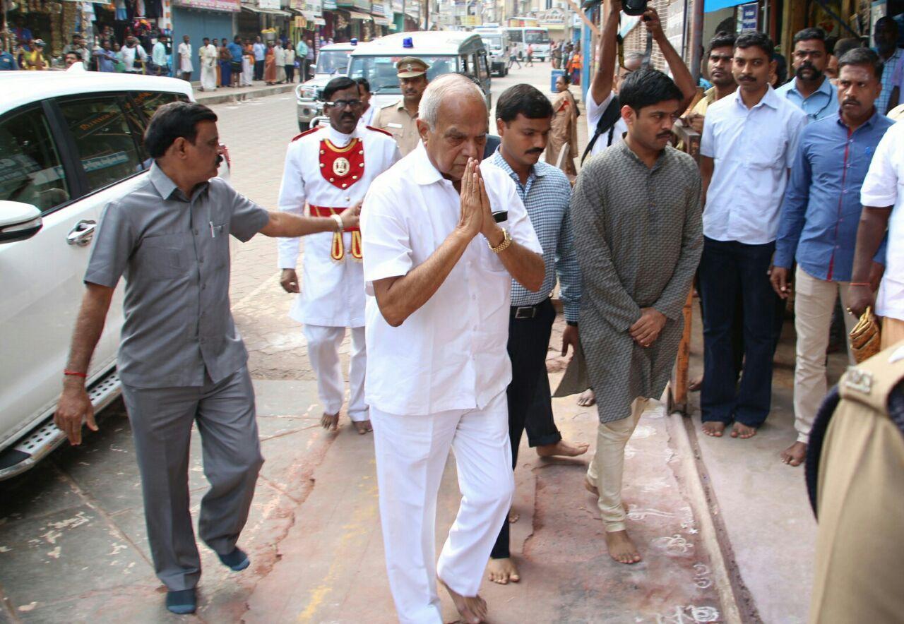 ஆளுநர் பன்வாரிலால் புரோஹித்