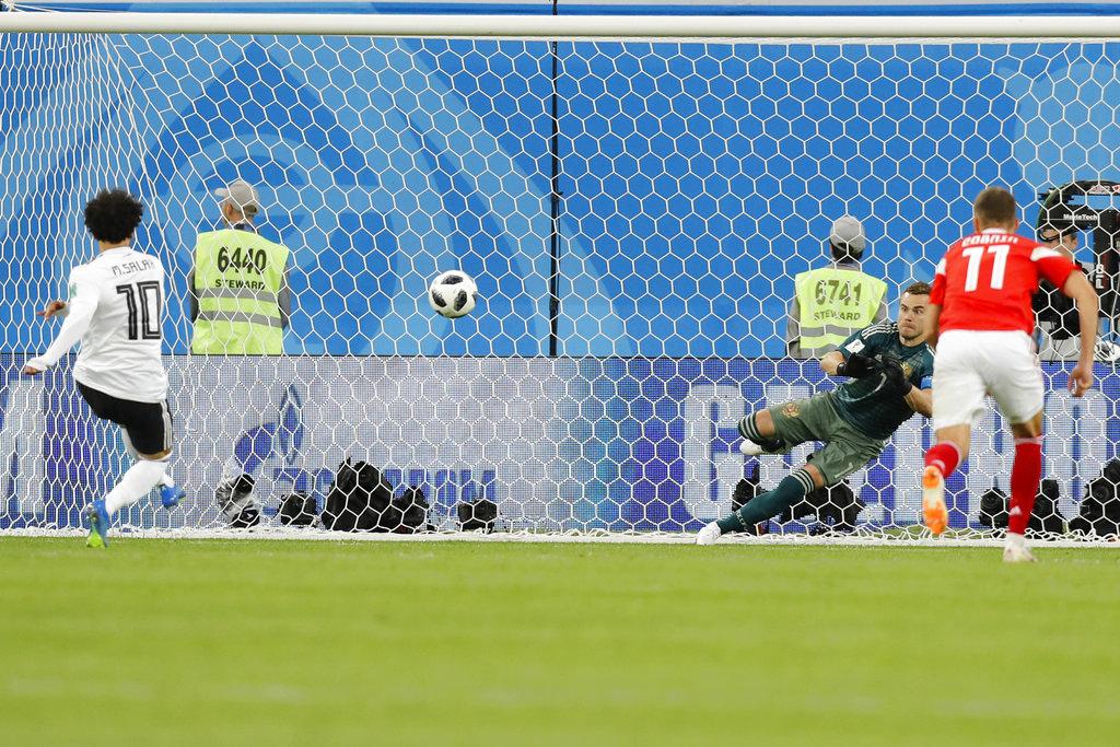 பெனால்டி வாய்ப்பில் கோல் அடிக்கும் முகமது சலா