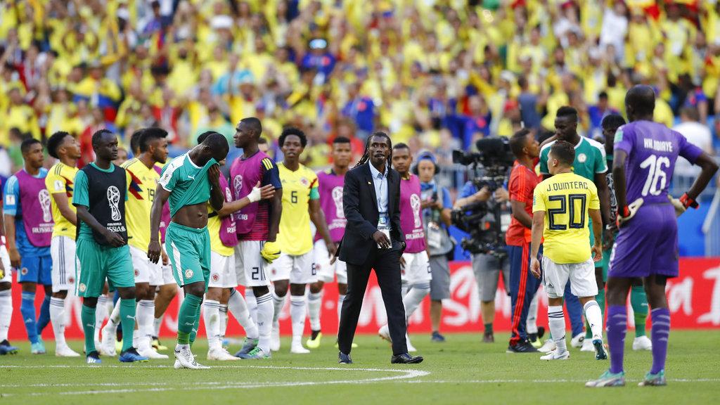 சோகத்தில் செனகல் வீரர்கள்