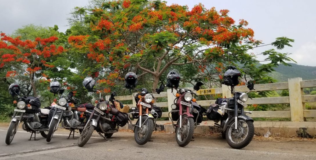 9 நாள்கள், 3580 கி.மீ பயணம்! - ஜாவாவில் ஒரு க்ளாஸிக் அனுபவம்!