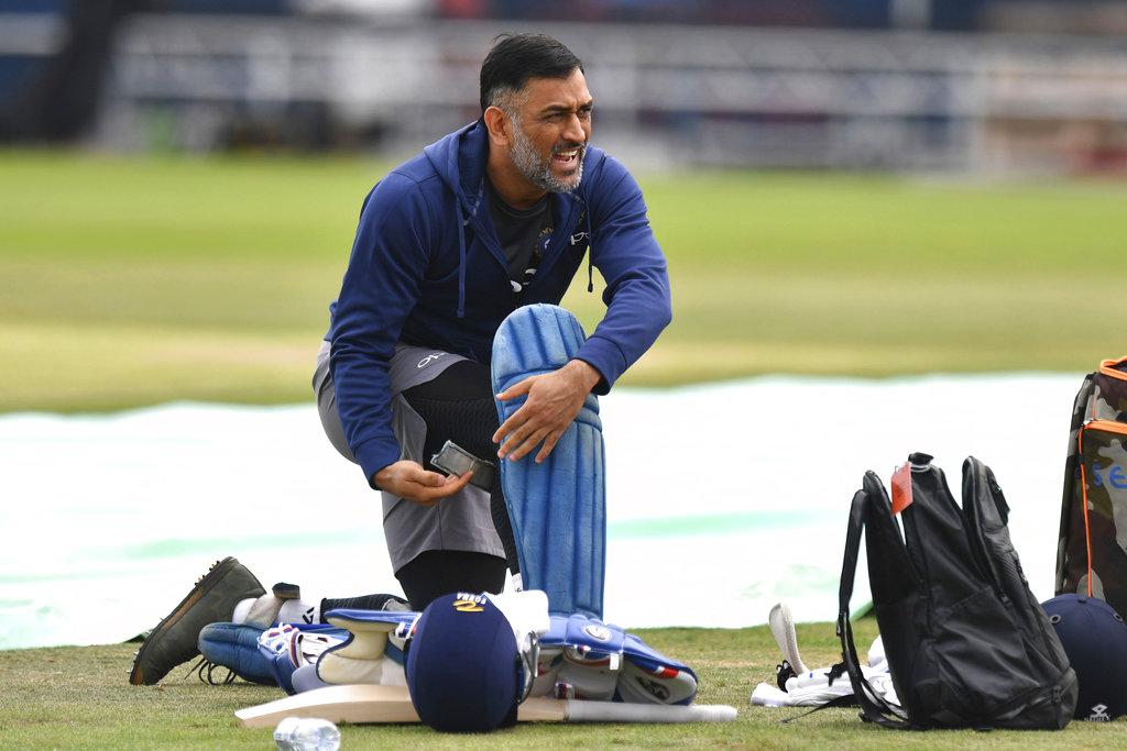 dhoni