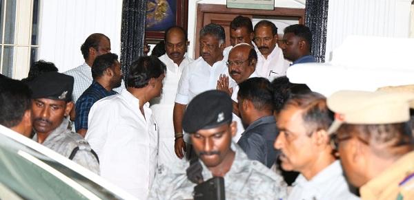 துணை முதல்வர் பன்னீர் செல்வம்