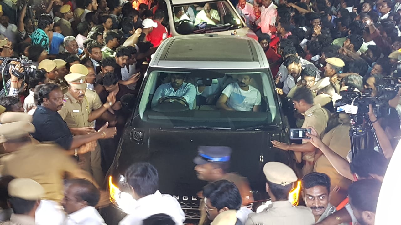 உதயநிதி ஸ்டாலின் மற்றும் திருமாவளவன்