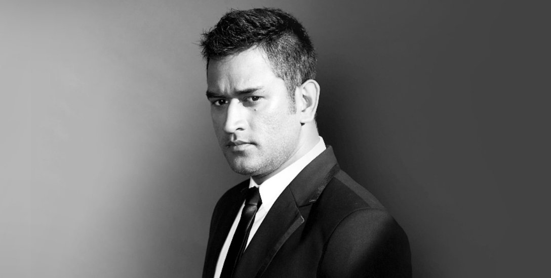 A magnificent strike into the crowd... லவ் யூ தோனி! #HappyBirthdayMSDhoni