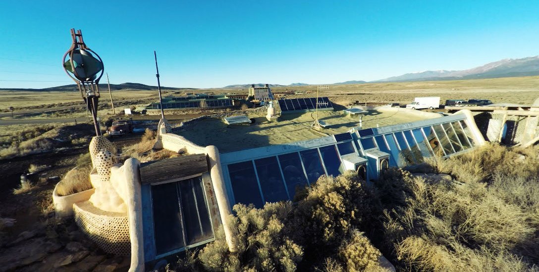 நீர், மின்சாரம், உணவு எல்லாமிருக்கும்