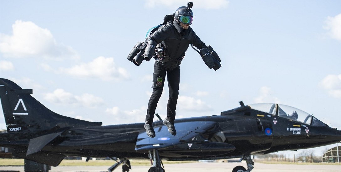 3 கோடி இருந்தால் நீங்களும் அயர்ன்மேனாக மாறி பறக்கலாம்... ரெடியா?