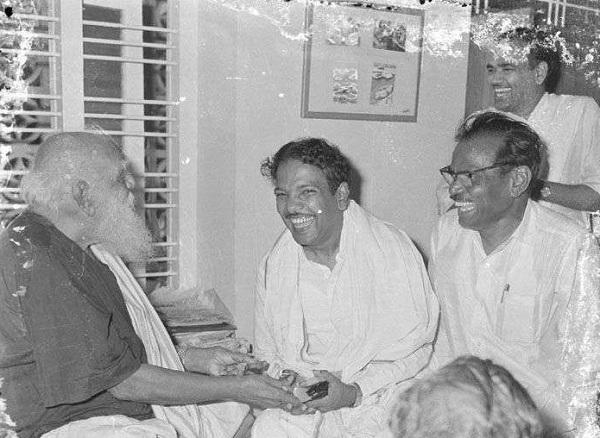 பெரியாருடன் கருணாநிதி - சூரிய உதயம்