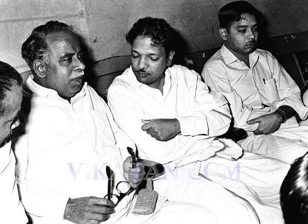 அண்ணாவுடன் கருணாநிதி - சூரிய உதயம்