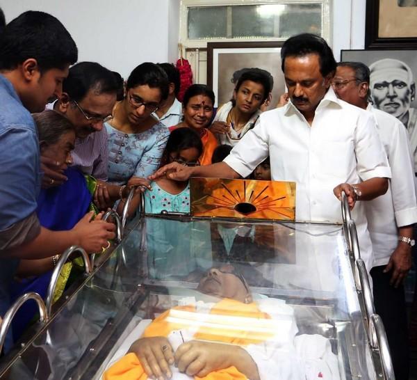 திமுக செயல்தலைவர் ஸ்டாலின் மற்றும் குடும்பத்தினர்