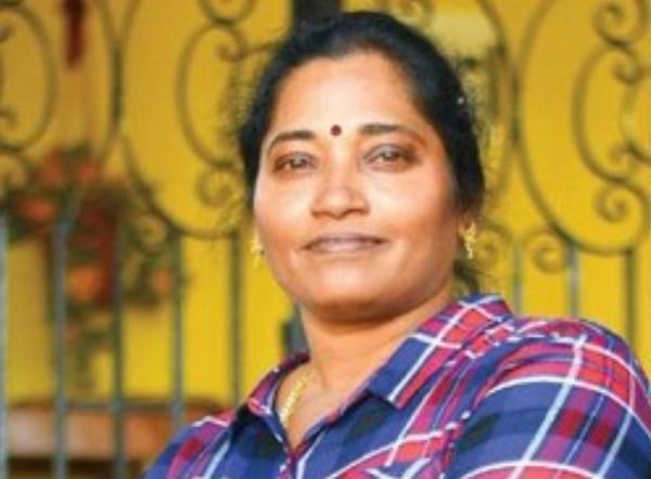 கருணாநிதிக்கு இரங்கல் கவிதை வெளியிட்ட பெண் காவலர் செல்வராணி கருணாநிதிக்கு இரங்கல் கவிதை வெளியிட்ட பெண் காவலர் செல்வராணி