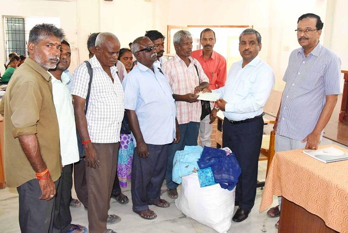 பார்வையற்றவர்கள் பார்வையற்றவர்கள்