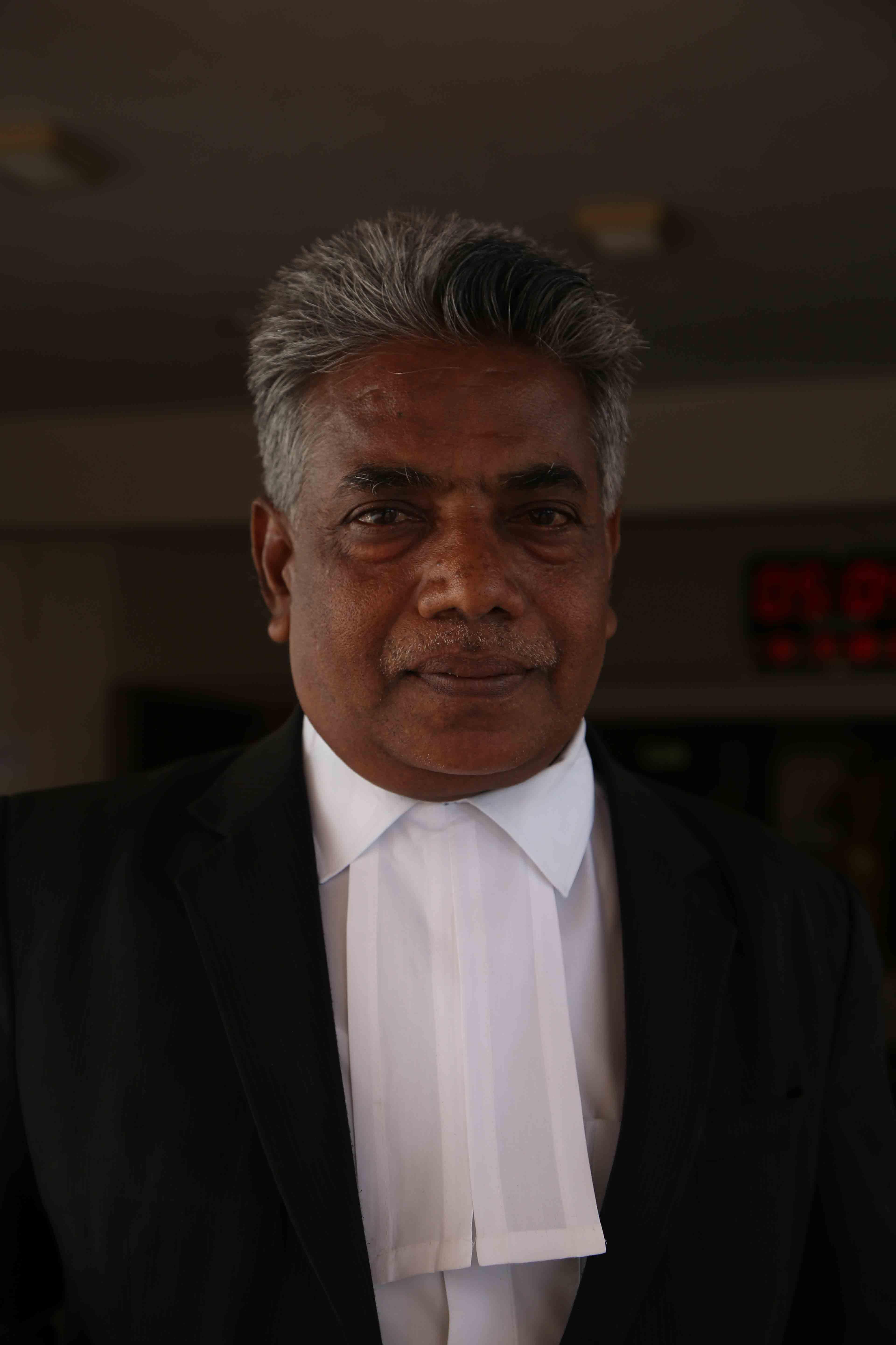 வழக்கறிஞர்