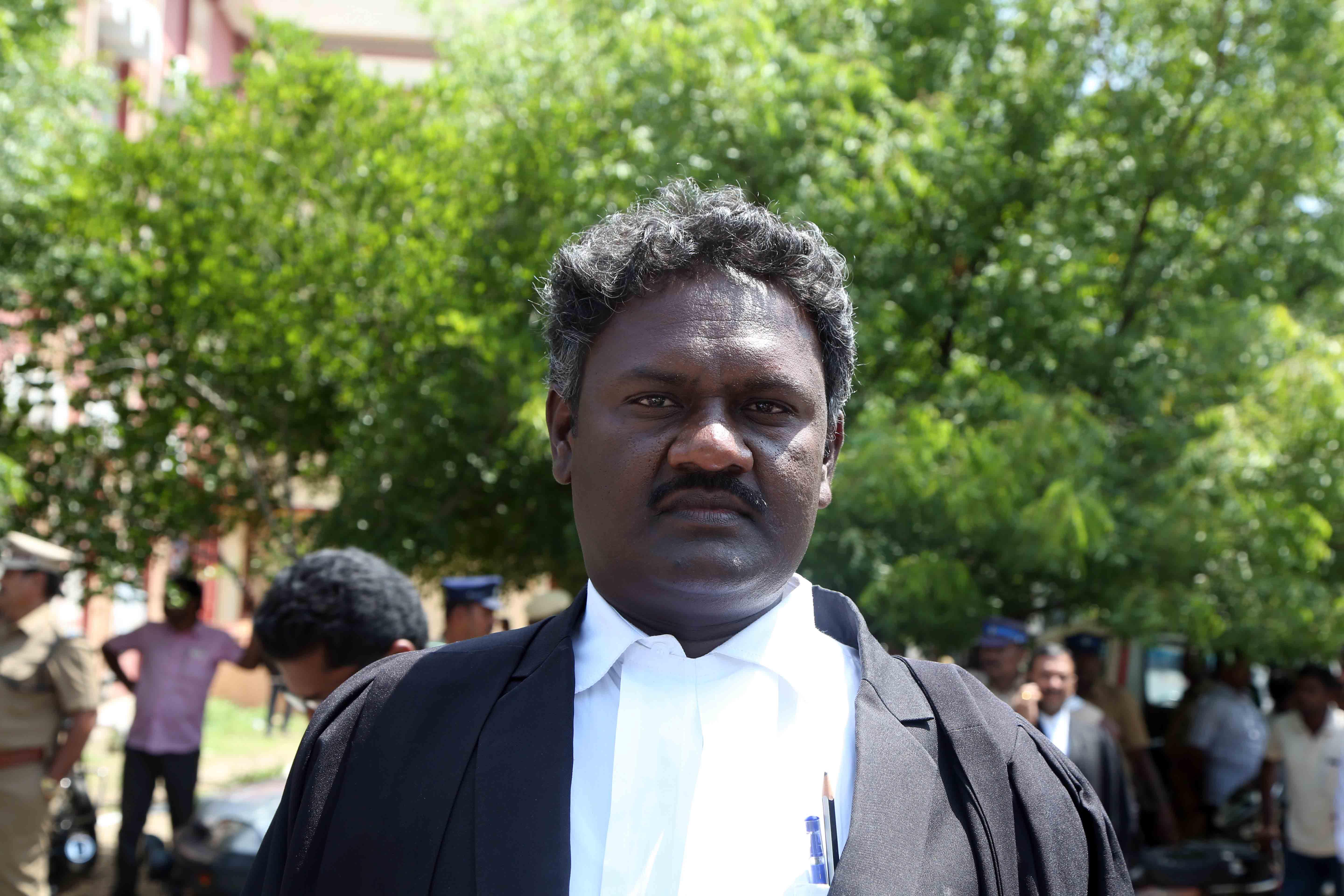 வழக்கறிஞர்