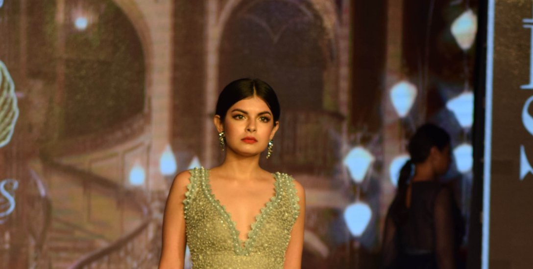 உங்களுடைய பாடி ஷேப்புக்கு எப்படி ஆடை அணிய வேண்டும்? ஸ்டைலிஸ்ட் டிப்ஸ்