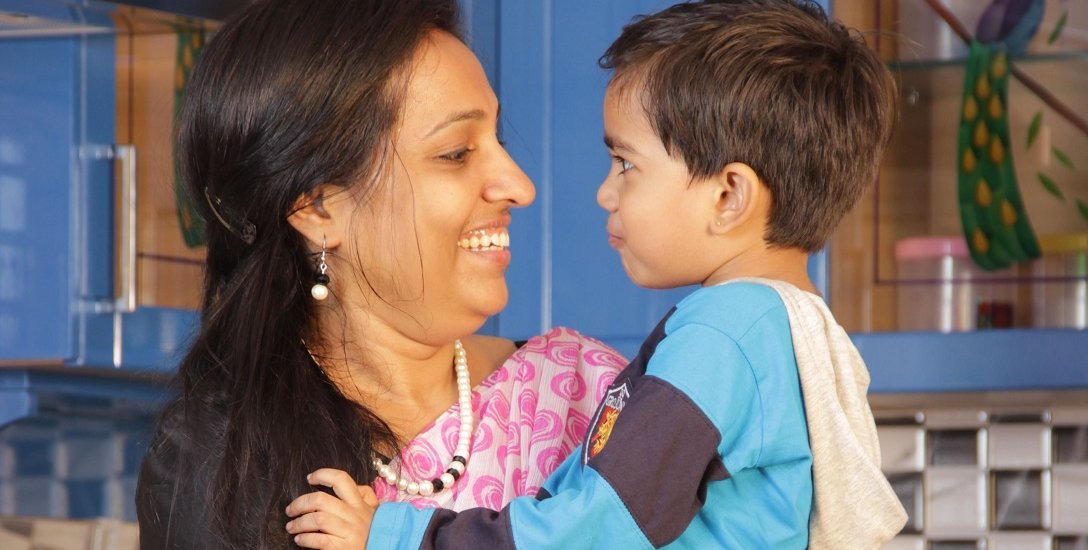 மனதார பாராட்டுங்கள் குழந்தைகளை... அதோடு இதையும் கவனியுங்கள்! #GoodParenting