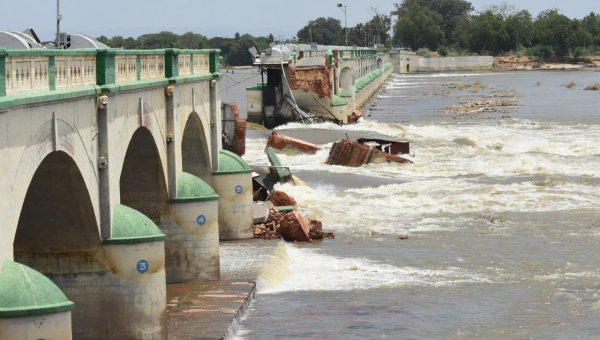`முக்கொம்பு கொள்ளிடம் மேலணை முழுமையாகச் சீரமைக்கப்பட்டுவிட்டது!’ - திருச்சி ஆட்சியர் தகவல்