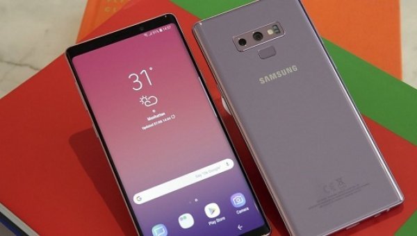 LCD முதல் AMOLED வரை... மொபைல் டிஸ்ப்ளேக்களில் என்ன ஸ்பெஷல்?