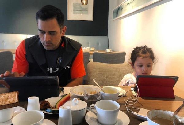 தோனி - ஸிவா