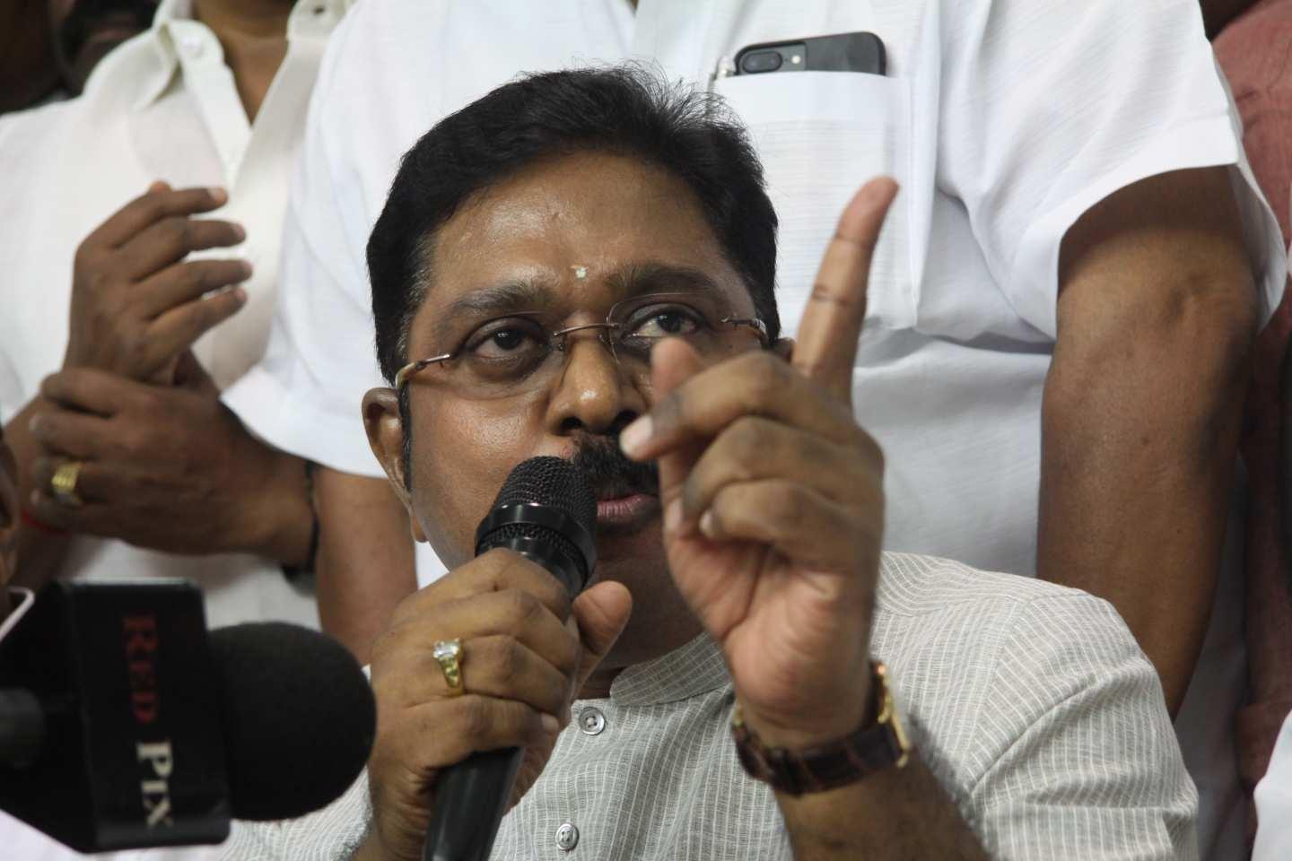 தினகரன்