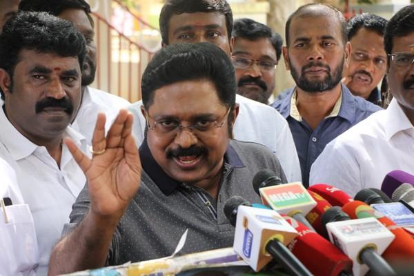 [Image: dinakaran3_12408.jpg]