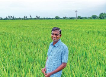 3 ஏக்கர்... 130 நாள்கள்... ரூ.1,60,000 வருமானம்... விடுமுறை விவசாயியின் இயற்கைச் சாகுபடி! 3 ஏக்கர்... 130 நாள்கள்... ரூ.1,60,000 வருமானம்... விடுமுறை விவசாயியின் இயற்கைச் சாகுபடி!